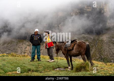 Reiseleiter bei der Cordillera Huayhuash Wanderung Stockfoto