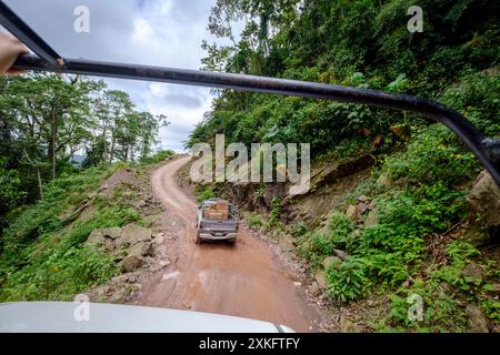 Feldweg, Visis Cabá Biosphärenreservat, Reina Zone, Quiche, Guatemala, Zentralamerika. Stockfoto