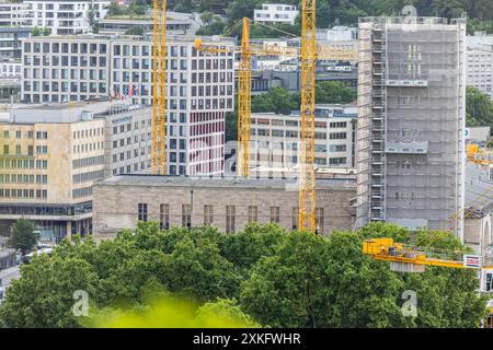 Baustelle Stuttgart 21, neuer Hauptbahnhof. Bonatzbaubau mit Bahnhofsturm. 250 Millionen Euro sollte die Sanierung des Denkmals geschützen Gebäude kos Stockfoto