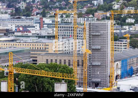 Baustelle Stuttgart 21, neuer Hauptbahnhof. Bonatzbaubau mit Bahnhofsturm. 250 Millionen Euro sollte die Sanierung des Denkmals geschützen Gebäude kos Stockfoto