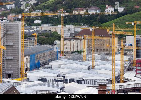 Baustelle Stuttgart 21, neuer Hauptbahnhof. Bonatzbaubau mit Bahnhofsturm. // 21.07.2024: Stuttgart, Baden-Württemberg, Deutschland, Europa *** Konstr Stockfoto