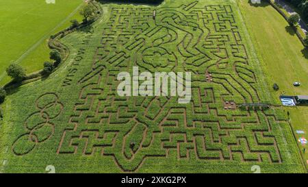 Ein Blick auf Wistow Maze in Leicestershire, inspiriert von der Heptathlete Katarina Johnson-Thompson und in Form eines Speerwerfers, vor den Olympischen Spielen in Paris. Die Eröffnungszeremonie der Olympischen Spiele 2024 in Paris findet am Freitag, den 26. Juli, an der seine statt. Bilddatum: Dienstag, 23. Juli 2024. Stockfoto