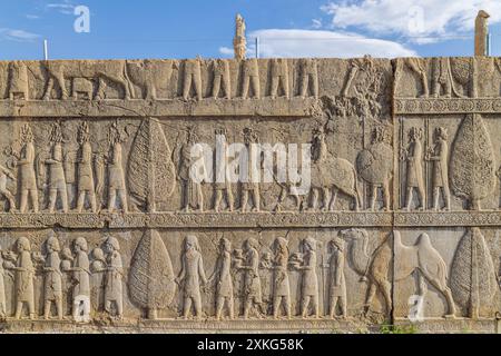 Wandreliefplatte in Persepolis, der alten persischen Hauptstadt aus dem Jahr 500 v. Chr., im Nordosten von Shiraz, Iran Stockfoto