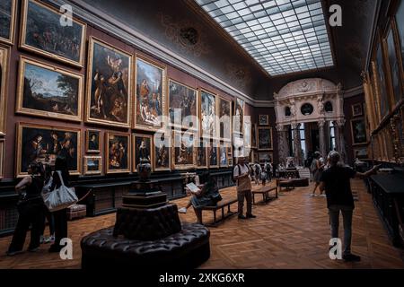 Château de chantilly avec ses jardin et ses statues extérieures Stockfoto