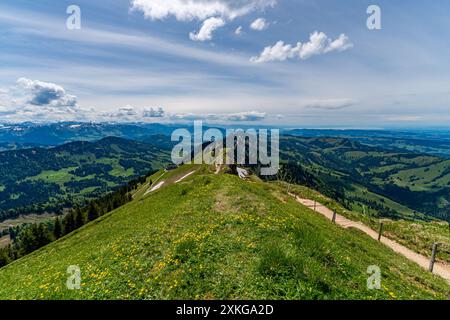 Bergtour über die Brunnenauscharte zum Hochgrat auf der Nagelfluhkette im Allgau Stockfoto