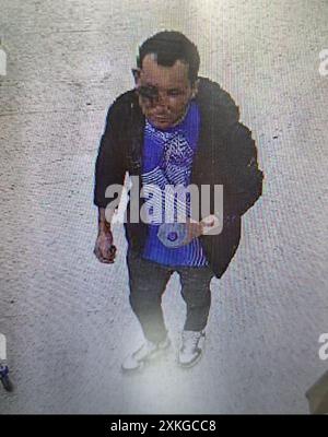 BESTE QUALITÄT VERFÜGBAR Handout-Datei CCTV-Bild vom 31/01/24, herausgegeben von der Metropolitan Police von Abdul Ezedi. Der Chemieangreifer Abdul Ezedi nahm sich das Leben und ertrank innerhalb weniger Stunden, nachdem er einen Angriff auf eine Frau und zwei Mädchen durchgeführt hatte, die ein Gerichtsmediziner regiert hat. Die Gerichtsmedizinerin Mary Hassell entschied am Poplar Coroners Court, dass Ezedi, der direkt unter der Chelsea Bridge gefunden wurde, an Selbstmord starb und ertrank. Ausgabedatum: Dienstag, 23. Juli 2024. Stockfoto