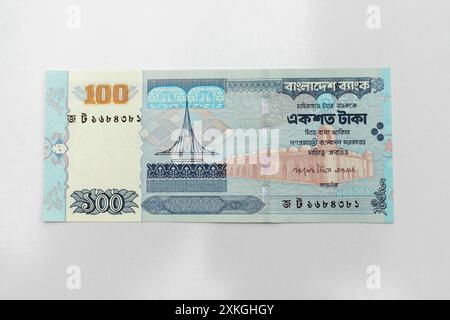 Bangladesch Hundert Taka Banknotennahmeseite: Pakistan - O7 Juli 2024. Stockfoto