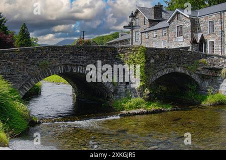 Doppelbogenbrücke, Beddgelert, Nordwales, Vereinigtes Königreich Stockfoto