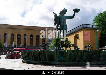 Gotaplatesen Göteborg Schweden mit Poseidon-Statue und Brunnen von Carl Milles vor dem Göteborger Kunstmuseum Stockfoto