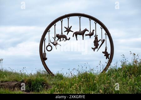 Circle – Richard Farringtons Giant Charm Armband am Cleveland Way, zwischen Saltburn und Skinningrove. Stockfoto