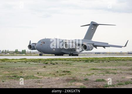 KONYA, TURKIYE - 9. MAI 2023: Boeing C-17A Globemaster III (F-238 UE-3) der United Arab Emirates landet während des Anatolian Eagl auf dem Flughafen Konya Stockfoto