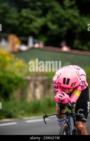 BEN HEALY von EF EDUCATION - EASYPOST Radfahren im Tour de France Stage 7 TT (Zeitfahren), zwischen Nuits-Saints-Georges und Gevrey-Chambertin. Stockfoto