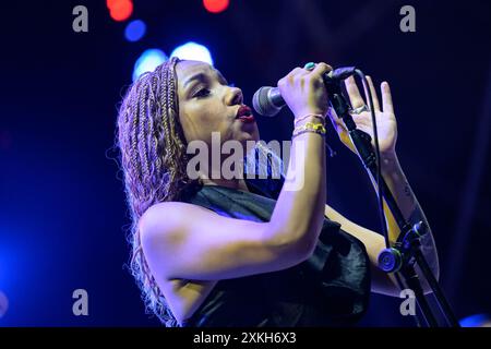 22. Juli 2024, Seravezza, Seravezza, Italien: Die britische Musikgruppe Incognito im Konzert des Seravezza Blues Festivals. (Kreditbild: © Stefano Dalle Luche/Pacific Press via ZUMA Press Wire) NUR REDAKTIONELLE VERWENDUNG! Nicht für kommerzielle ZWECKE! Stockfoto