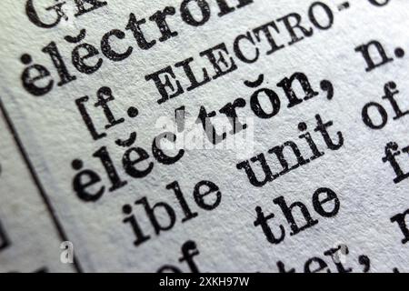 Wort Elektron auf Wörterbuchseite, Makro-Nahaufnahme Stockfoto