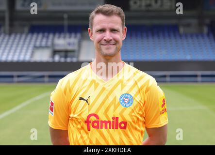 Kiel, Deutschland. Juli 2024. firo : 22.07.2024, Fußball, Fußball: 1.Bundesliga: Saison 2024/2025 Fotosession Holstein Kiel Thomas Dahne Portrait, Holstein Credit: dpa/Alamy Live News Stockfoto