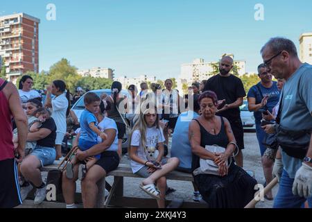 Neapel, Neapel, Italien. Juli 2024. Letzte Nacht in der Nachbarschaft Scampia fiel ein Balkon in das Segelschiff Celeste und fiel auf viele Menschen, von denen 3 getötet und 14 verletzt wurden (Credit Image: © Fabio Sasso/ZUMA Press Wire) NUR REDAKTIONELLE VERWENDUNG! Nicht für kommerzielle ZWECKE! Stockfoto