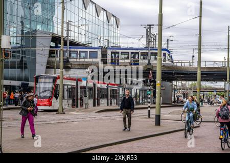 Öffentliche Verkehrsverbindungen zum Haager Hauptbahnhof, Hauptbahnhof, Rijnstraat, Stadtzentrum, Straßenbahnlinien, Niederlande, Stockfoto