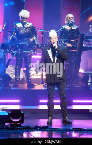 Die PET Shop Boys treten im Royal Opera House in London im Rahmen ihrer „Dreamworld: The Greatest Hits Live“-Tour auf. Bilddatum: Dienstag, 23. Juli 2024. Stockfoto