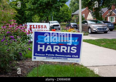 Grosse Pointe Park, Michigan, USA. Juli 2024. Präsident Bidens Name ist kurz nach seinem Ausscheiden aus dem Rennen auf einem Poster der Wahlkampagne von Biden Harris durchgestrichen. Quelle: Jim West/Alamy Live News Stockfoto