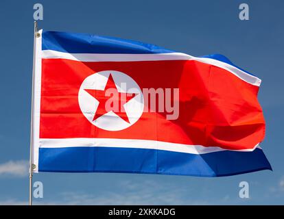 Wehende Flagge Nordkoreas Stockfoto