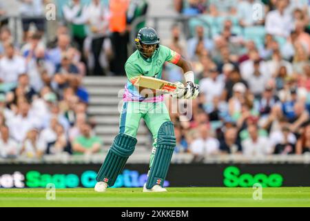 LONDON, VEREINIGTES KÖNIGREICH. 23. Juli, 24. Tawanda Muyeye von Oval Invincibles in Aktion während der Hundred - Oval Invincibles vs Birmingham Phoenix am Dienstag, den 23. Juli 2024 in LONDON ENGLAND. Quelle: Taka Wu/Alamy Live News Stockfoto