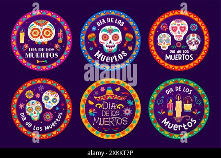 Day of the Dead Etiketten mit Zucker Calavera Schädel, Dia de los muertos mexikanische Feiertagsabzeichen mit Zeichentrickvektor menschliche Calaca Köpfe, brennende Kerzen A Stock Vektor