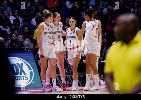 London, Großbritannien. Juli 2024. London, England, 23. Juli 2024: Deutsche Mannschaft während des USA Basketball Showcase Spiels zwischen den USA und Deutschland in der O2 Arena in London. (Pedro Porru/SPP) Credit: SPP Sport Press Photo. /Alamy Live News Stockfoto