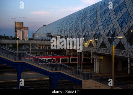 31.05.2024, Polen, Wielkopolska, Posen - Posen Hauptbahnhof, Posen Glowny, der polnischen staatlichen Eisenbahngesellschaft PKP (Polskie Koleje Panstwowe). Stockfoto