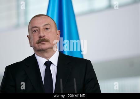 26.04.2024, Deutschland, Berlin, Berlin - der Präsident der Republik Aserbaidschan Ilham Aliyev bei einer Pressekonferenz im Kanzleramt. 00R240426D1 Stockfoto