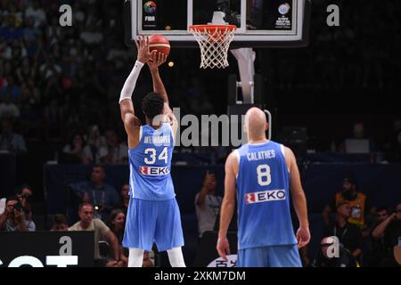 Giannis Antetokounmpo, Nick Calathes (Griechenland). FIBA Olympisches Qualifikationsturnier. Piräus 2024. Stockfoto