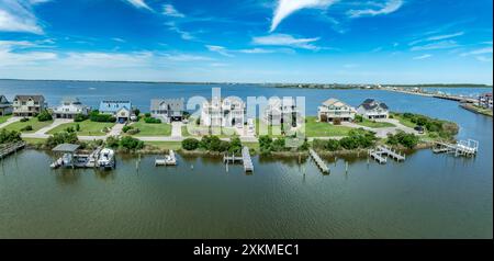 Luxuriöse Ferienvilla Immobilien mit Bootsanlegestellen in Pond Island OBX North Carolina Stockfoto