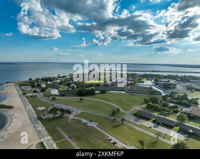 Aus der Vogelperspektive von Fort Monroe, ehemaliger Militärstandort in Hampton, Virginia, Old Point Comfort, der den Eingang zur Bucht mit sieben Bastionen schützt Stockfoto