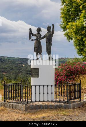 Statuen der Jateros de la Virgen de los Remedios im Heiligtum von Fregenal de la Sierra, Badajoz Stockfoto