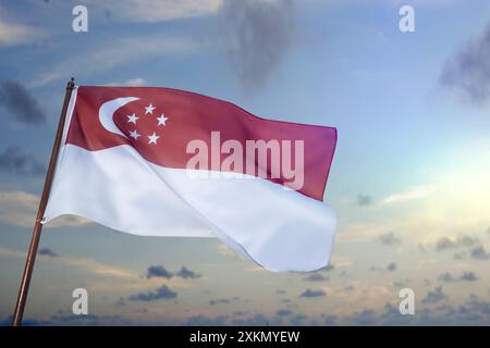 Eine rot-weiße Flagge mit einem Halbmond auf der Flagge Singapurs. Die Flagge fliegt am Himmel an einem klaren Tag Stockfoto