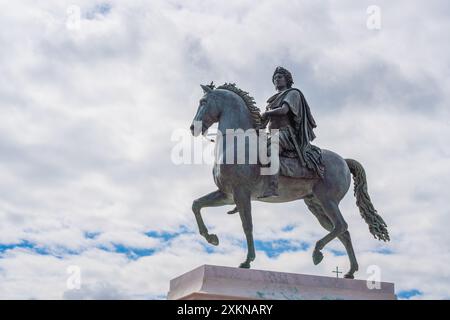 Lyon, Frankreich. Juni 2024. Reiterstatue von König Ludwig XIV. Von Frankreich von Francois-Frédéric Lemot im Jahre 1825 und in Place Bellecour installiert Stockfoto