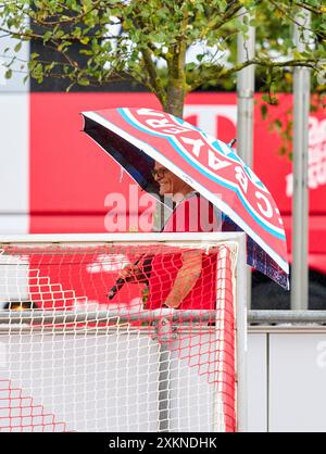 Stefan LEHMANN, Stadionsprecher im FC BAYERN MÜNCHEN Trainingslager 1.Deutsche Fußball-Liga in Rottach-Egern, Tegernsee, 22. Juli 2024 Saison 2024/2025, FCB, Fotograf: Peter Schatz Stockfoto