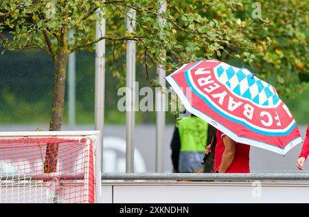 Stefan LEHMANN, Stadionsprecher im FC BAYERN MÜNCHEN Trainingslager 1.Deutsche Fußball-Liga in Rottach-Egern, Tegernsee, 22. Juli 2024 Saison 2024/2025, FCB, Fotograf: Peter Schatz Stockfoto