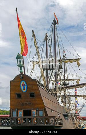 Das Schiff Galeon Andalucia am Dock: Nachbildung einer spanischen Galeone aus dem 17. Jahrhundert. Fundación Nao Victoria. Bayonne, Pyrenäen-Atlantiques, Frankreich Stockfoto