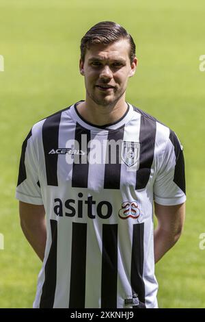 ALMELO, 23.07.2024, Asito stadion. Niederländischer Fußball, Eredivisie, Photocall Heracles Almelo Saison 2024/2025. Heracles Spieler Justin Hoogma Credit: Pro Shots/Alamy Live News Stockfoto