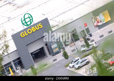 Die GLOBUS Filiale, Markthalle in Siegen an der Eiserfelder Straße mit Logo. Globus Markthalle am 24.07.2024 in Siegen/Deutschland *** der GLOBUS Store, überdachter Markt in Siegen an der Eiserfelder Straße mit Logo Globus Markthalle am 24 07 2024 in Siegen Stockfoto