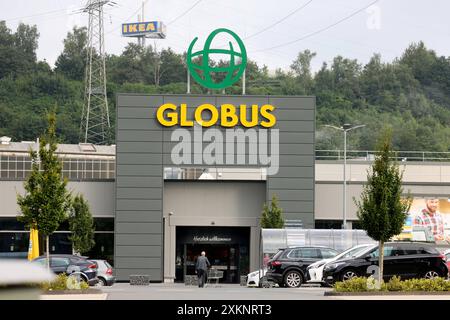 Die GLOBUS Filiale, Markthalle in Siegen an der Eiserfelder Straße mit Logo. Globus Markthalle am 24.07.2024 in Siegen/Deutschland *** der GLOBUS Store, überdachter Markt in Siegen an der Eiserfelder Straße mit Logo Globus Markthalle am 24 07 2024 in Siegen Stockfoto