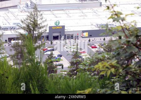 Die GLOBUS Filiale, Markthalle in Siegen an der Eiserfelder Straße mit Logo. Globus Markthalle am 24.07.2024 in Siegen/Deutschland *** der GLOBUS Store, überdachter Markt in Siegen an der Eiserfelder Straße mit Logo Globus Markthalle am 24 07 2024 in Siegen Stockfoto