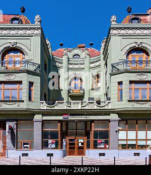 Historisches Gebäude im Jugendstilstil, errichtet im Jahre 1912 für den Kaufmann Albert Spitz (Splitz-Palast) in Brasov (Kronstadt) in Transsylvanien, Stockfoto