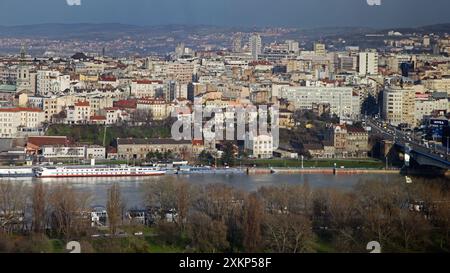 Belgrad, Serbien - 23. März 2013: Blick aus der Vogelperspektive der Altstadt am Frühlingnachmittag. Stockfoto