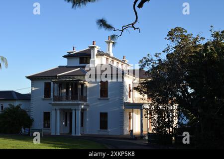 Carrara House alias Strickland House & Strickland Estate am Sydney Harbour National Park, Bäume im Garten und umliegenden Park, Vaucluse, Sydney Stockfoto