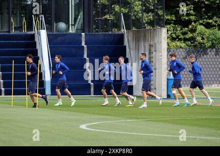 Gent, Belgien. Juli 2024. Gents Spieler wurden während eines Trainings der belgischen Fußballmannschaft KAA Gent in Gent am Mittwoch, den 24. Juli 2024, in Aktion dargestellt, um sich auf das Spiel in der 2. Qualifikationsrunde der UEFA Conference League gegen Isländisch Vikingur vorzubereiten. BELGA FOTO KURT DESPLENTER Credit: Belga Nachrichtenagentur/Alamy Live News Stockfoto