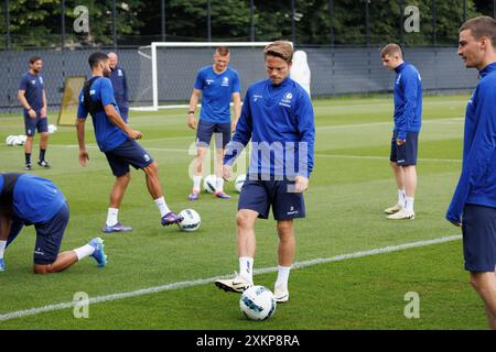 Gent, Belgien. Juli 2024. Gents Matisse Samoise wurde am Mittwoch, den 24. Juli 2024, in Gent während eines Trainings der belgischen Fußballmannschaft KAA Gent in Aktion gezeigt, um sich auf das Spiel in der 2. Qualifikationsrunde der UEFA Conference League gegen Isländisch Vikingur vorzubereiten. BELGA FOTO KURT DESPLENTER Credit: Belga Nachrichtenagentur/Alamy Live News Stockfoto