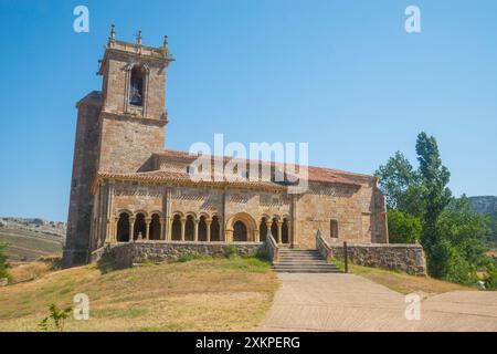 Kirche San Julian y Santa Basilisa. Rebolledo de la Torre, Provinz Burgos, Castilla Leon, Spanien. Stockfoto