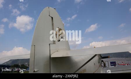 Die Antonov an-2 ist ein sowjetisches zweimotoriges Versorgungsflugzeug, das vom Antonov Design Bureau entwickelt und hergestellt wurde. Stockfoto