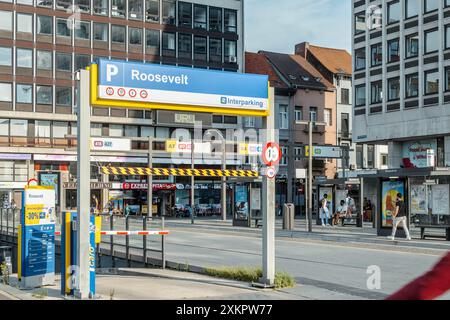 Antwerpen, Belgien, 21. Juli 2024: Blick auf Rooseveltplaats und Interparking Roosevelt in Antwerpen, Belgien Stockfoto